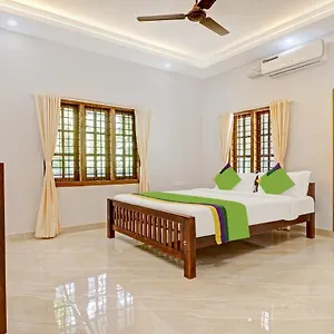 Itsy Palm Grove By D2v *** Kochi